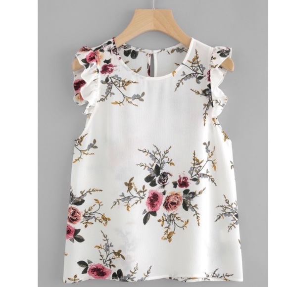 Tops - Floral flutter sleeve top
